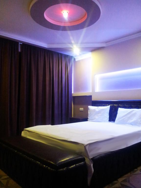 Erzrum Hotel Єреван Номер фото