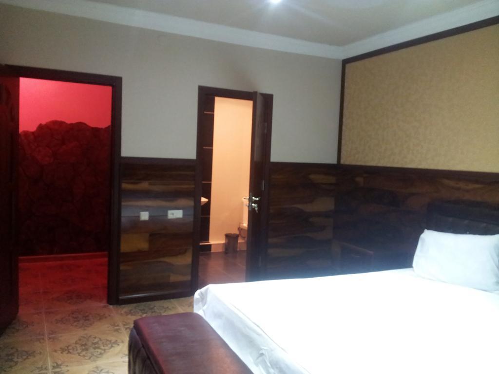 Erzrum Hotel Єреван Номер фото