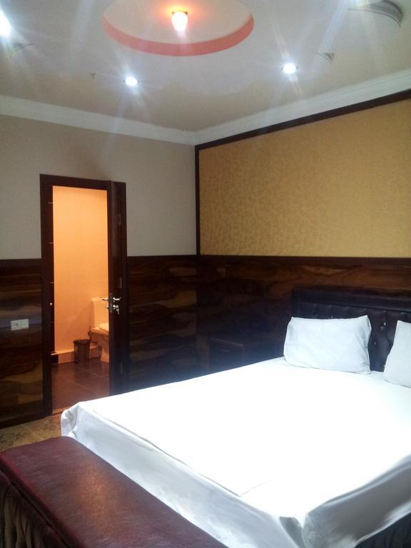 Erzrum Hotel Єреван Номер фото